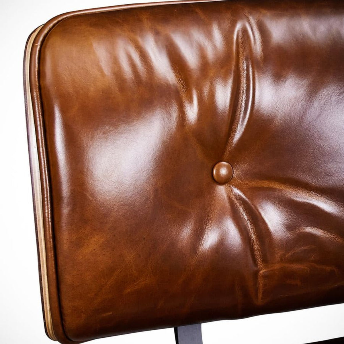 Charles Eames Inspired Mid-Century Lounge Chair & Ottoman XL – Walnut Wood Waxed Vintage Tan - Aura Furnitures